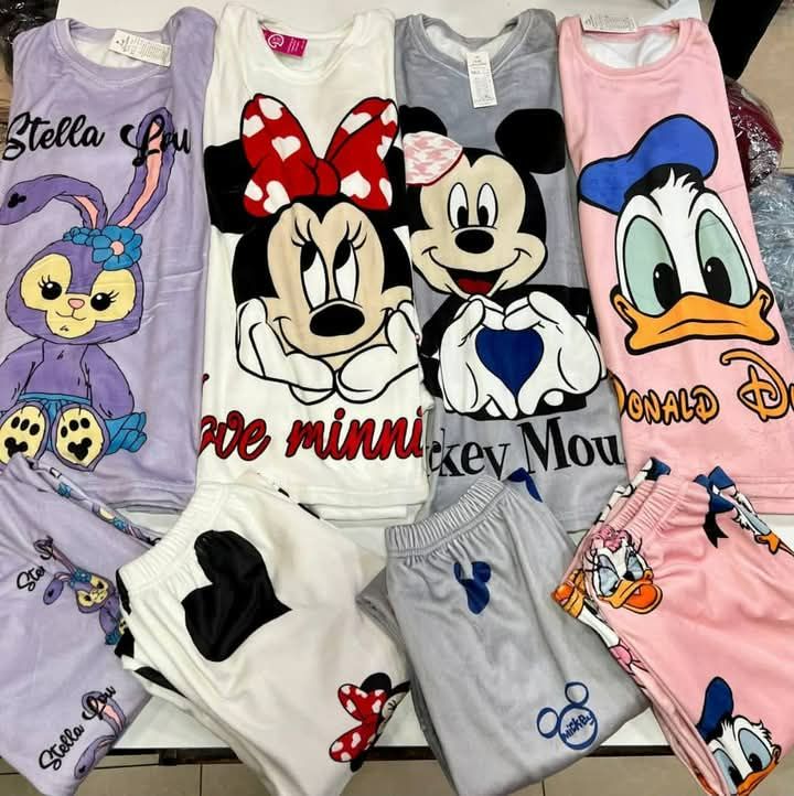 بيجامة مخمل