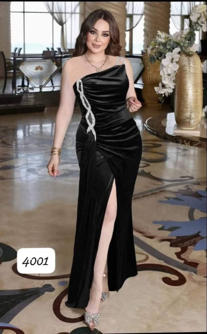 فستان مخمل ريزين